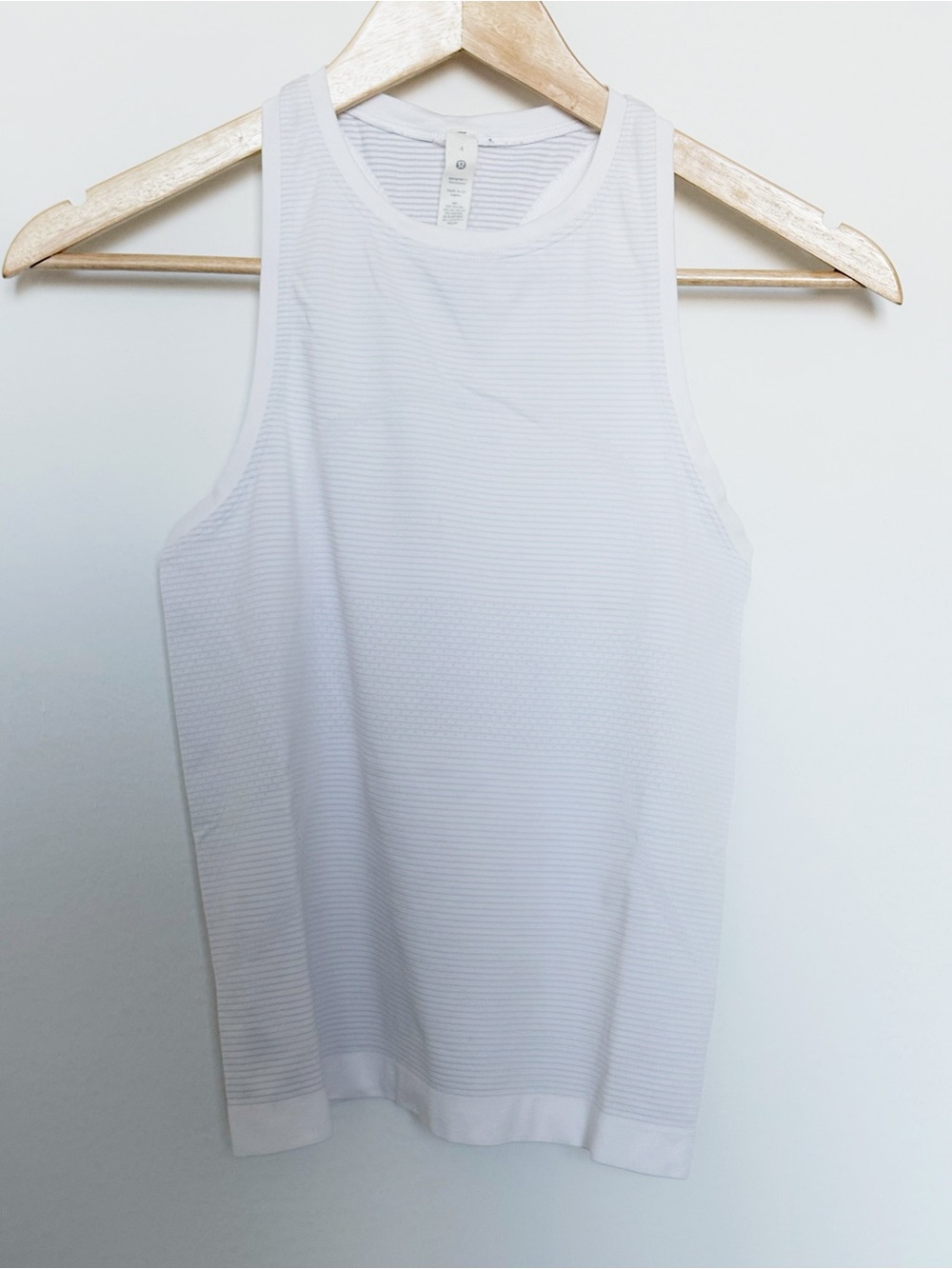 Lululemon Swiftly Tech High Neck Tank Top 2.0 White Size 4